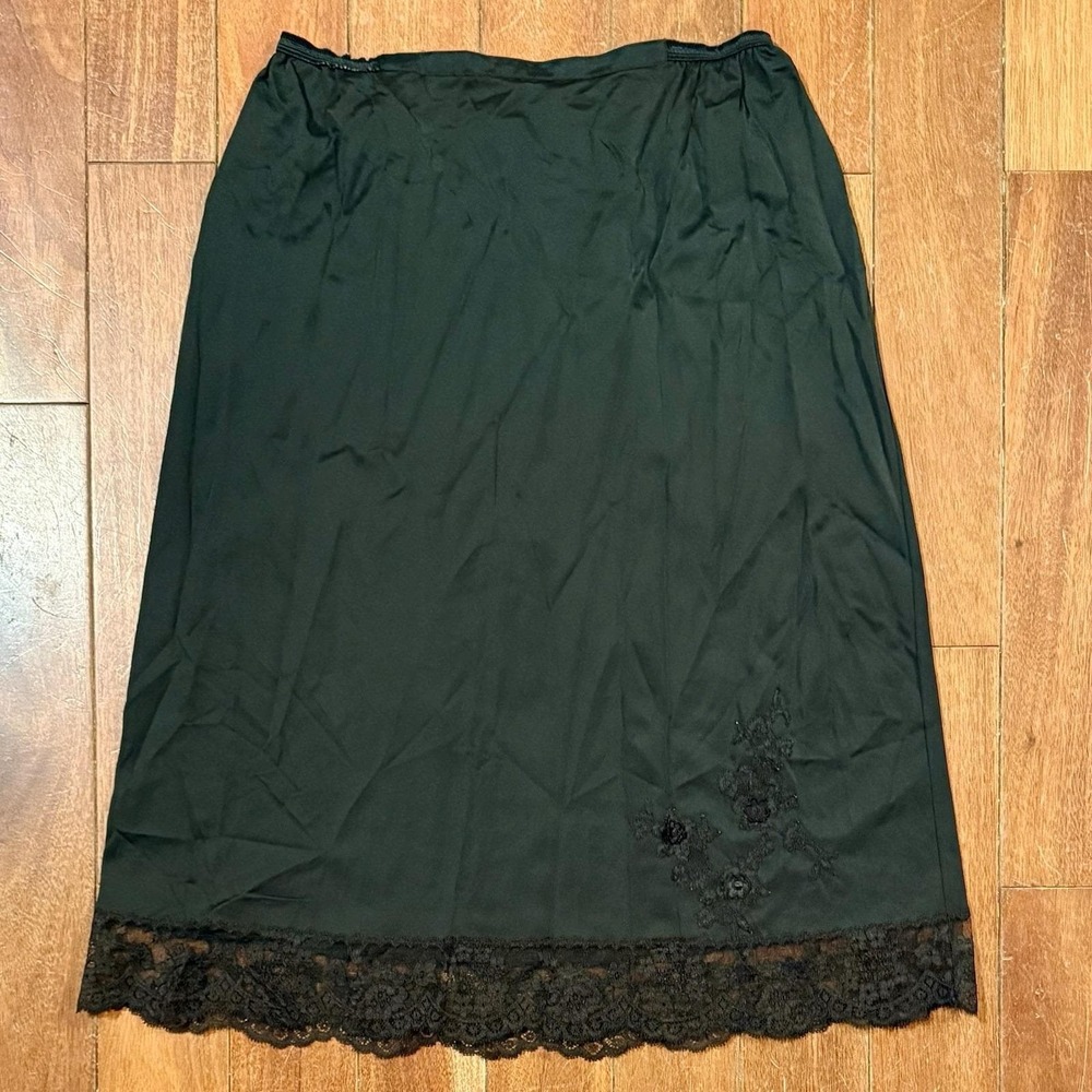 VTG Gossard ARTEMIS Half Slip Flared Skirt Nylon Black Lace Floral Flowers Sz‎ M